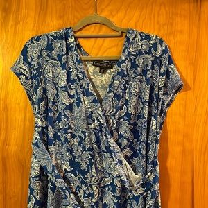 Beautiful blue paisley maxi dress from Karin Stevens. Size 2x